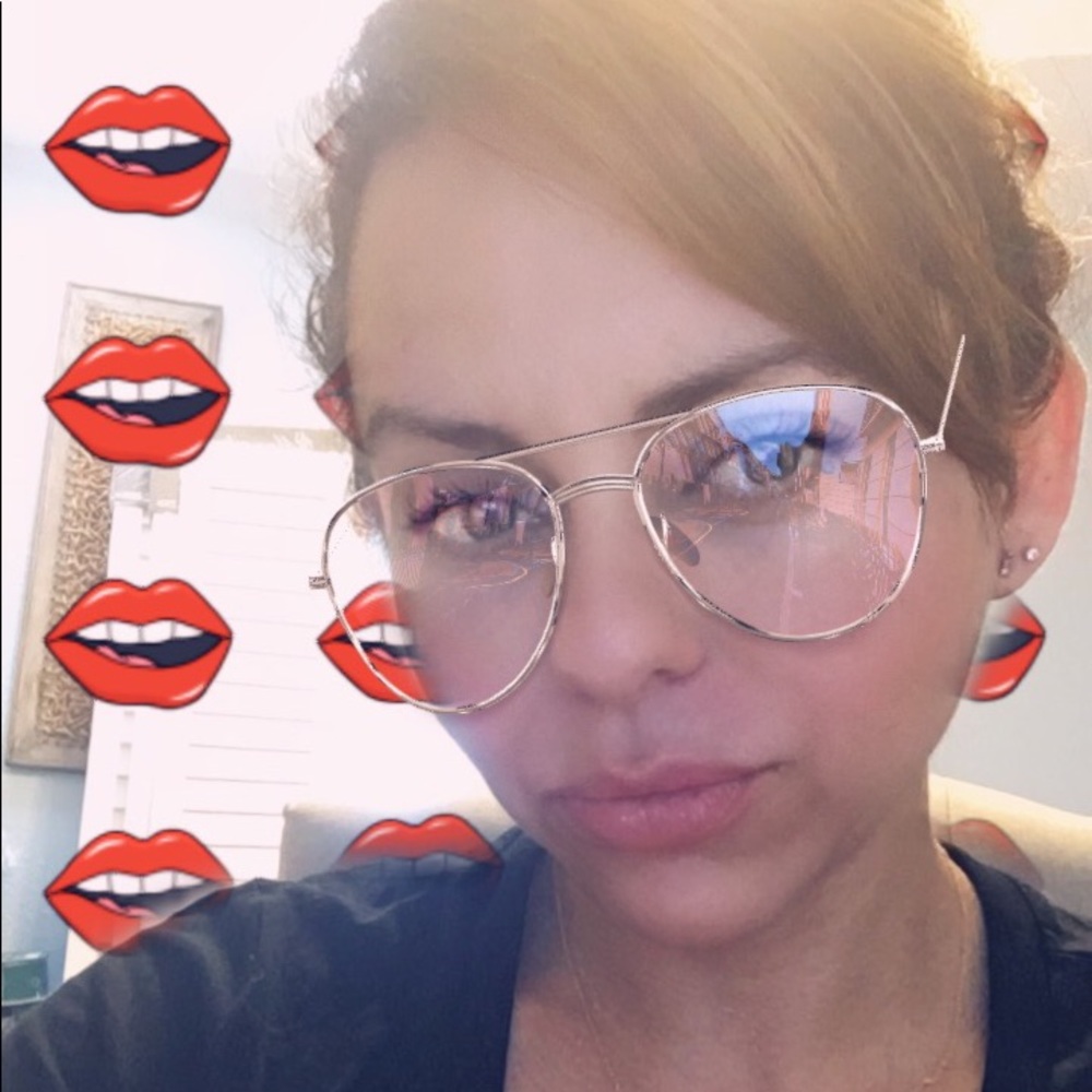 Meet your Posher, Angela